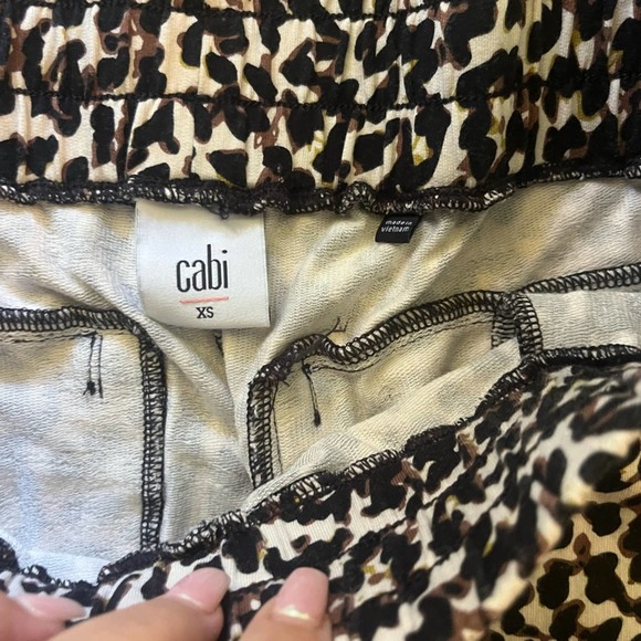 CAbi women’s leopard print effortless casual pull on stretch joggers size XS - Picture 4 of 6